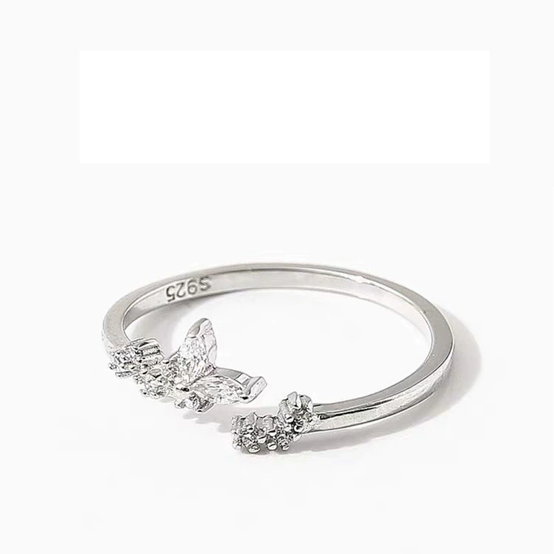 Anello Sottile in Argento con Zirconia