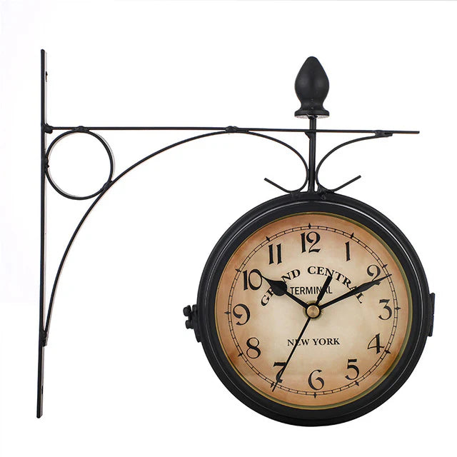 Beidseitige Wanduhr im Vintage Design