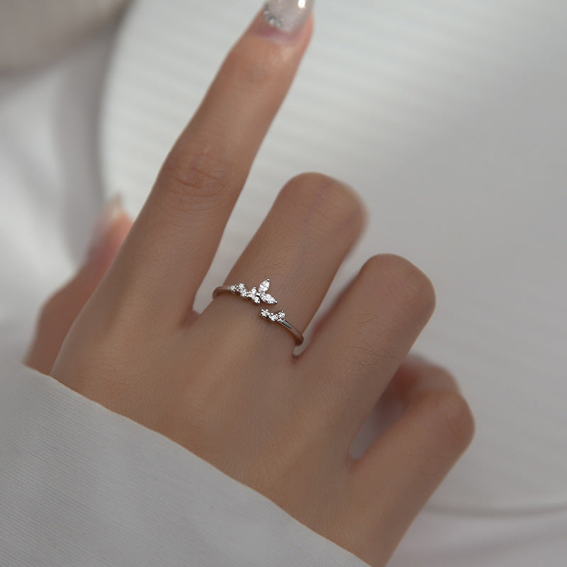 Anello Sottile in Argento con Zirconia