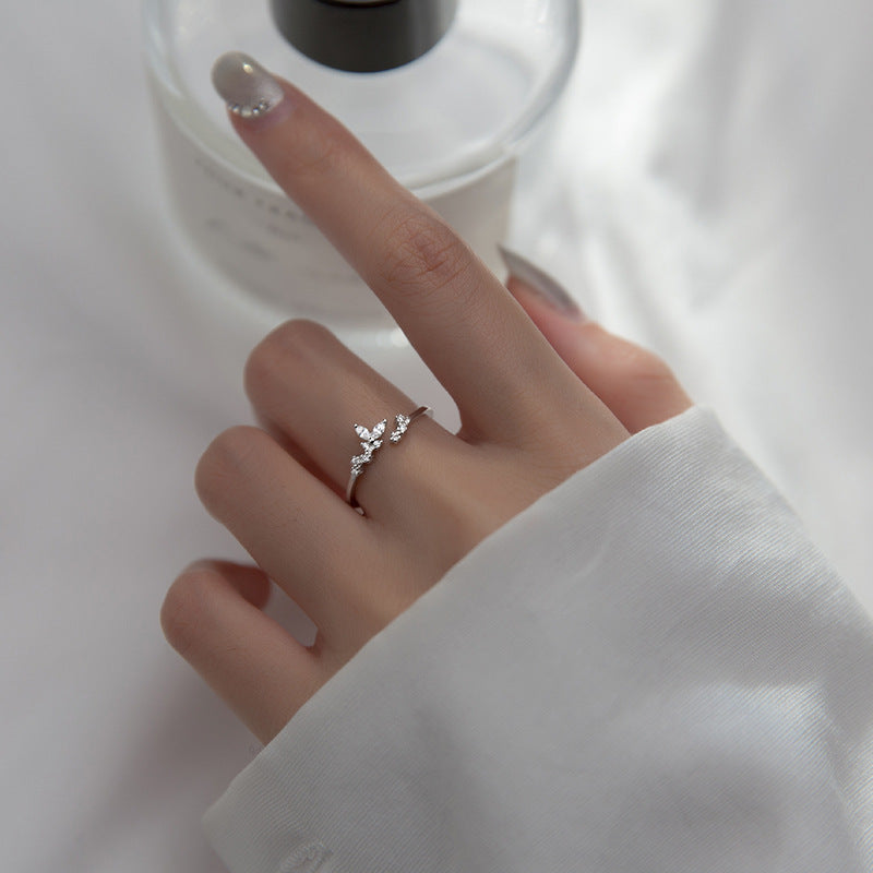 Anello Sottile in Argento con Zirconia