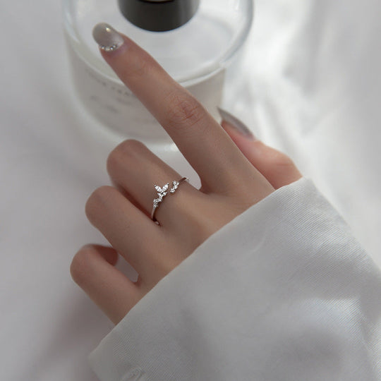 Anello Sottile in Argento con Zirconia
