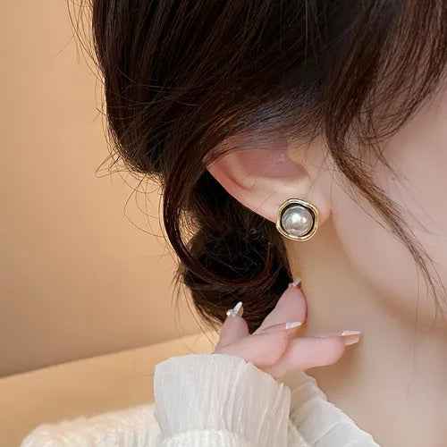 Elegant Black Pearl Earrings