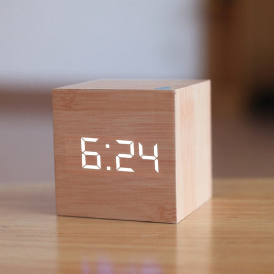 Horloge Cube LED Digitale | Réveil Carré Moderne pour Bureau ou Table de Nuit