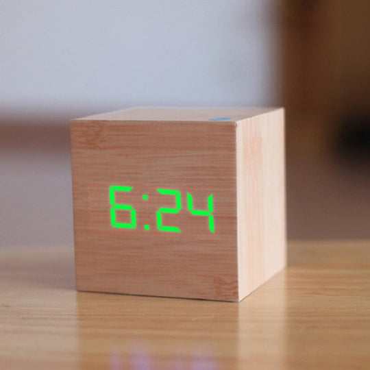 Horloge Cube LED Digitale | Réveil Carré Moderne pour Bureau ou Table de Nuit
