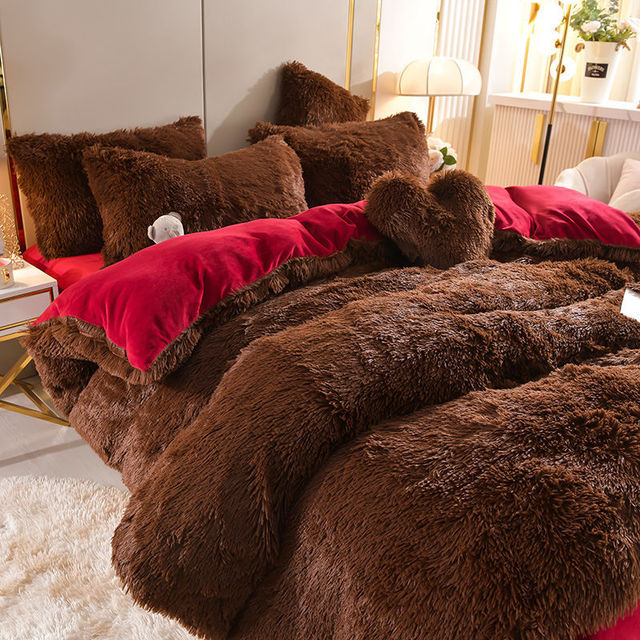 Sueños de peluche - 4 juegos de ropa de cama de forro polar + cojín en forma de corazón