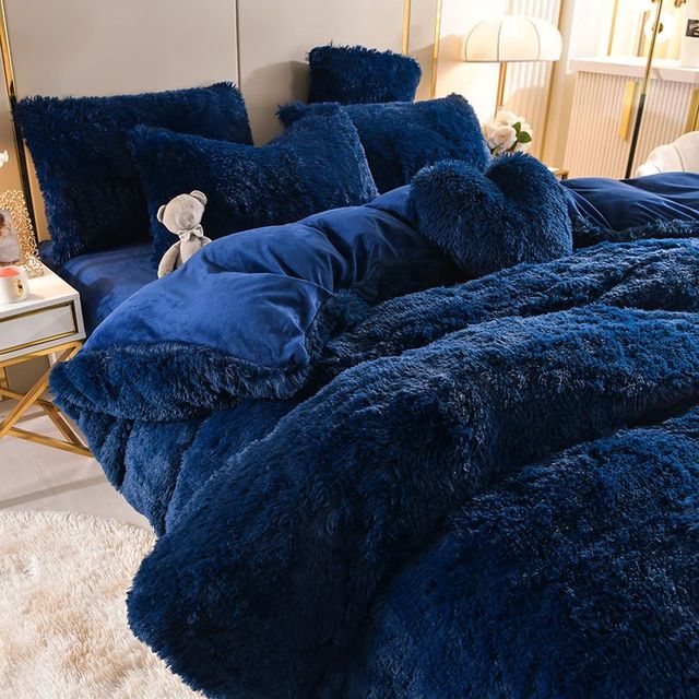 Sueños de peluche - 4 juegos de ropa de cama de forro polar + cojín en forma de corazón