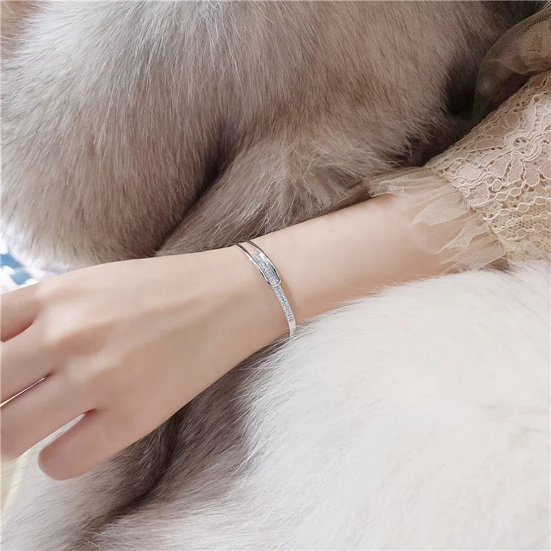 Bracelet Ouvert en Argent Sterling 925 avec Zirconia – Éclat Intemporel, Sans Tracas