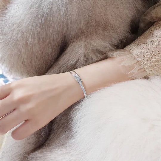 Bracelet Ouvert en Argent Sterling 925 avec Zirconia – Éclat Intemporel, Sans Tracas
