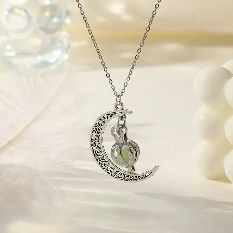 Collier Pendentif en Pierre de Lune – Élégance Mystique avec Force Intérieure