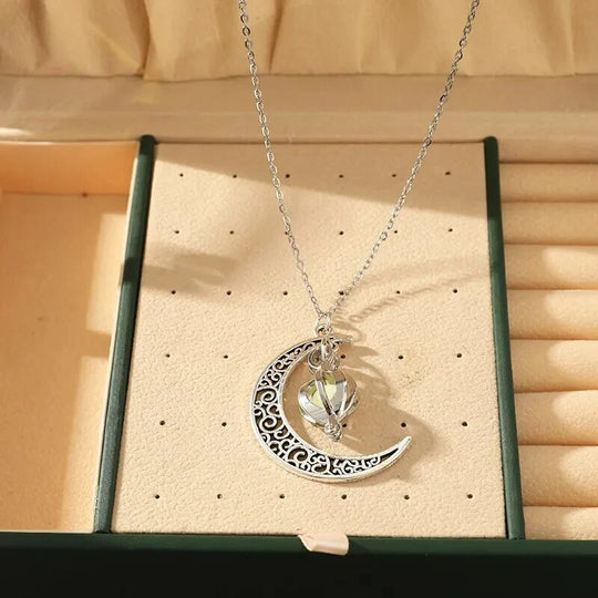 Collier Pendentif en Pierre de Lune – Élégance Mystique avec Force Intérieure