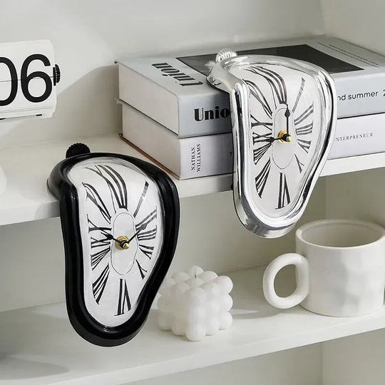 Orologio da parete surrealista a fusione