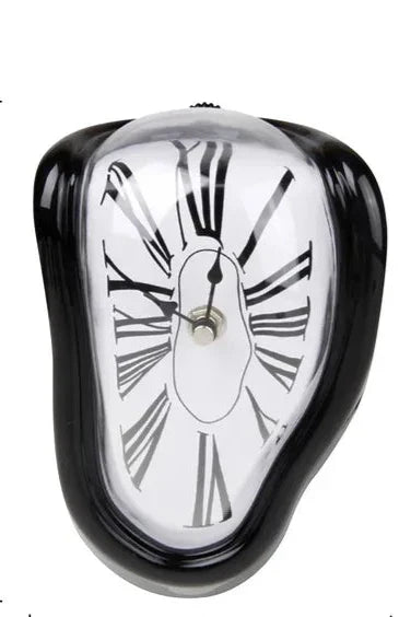 Orologio da parete surrealista a fusione