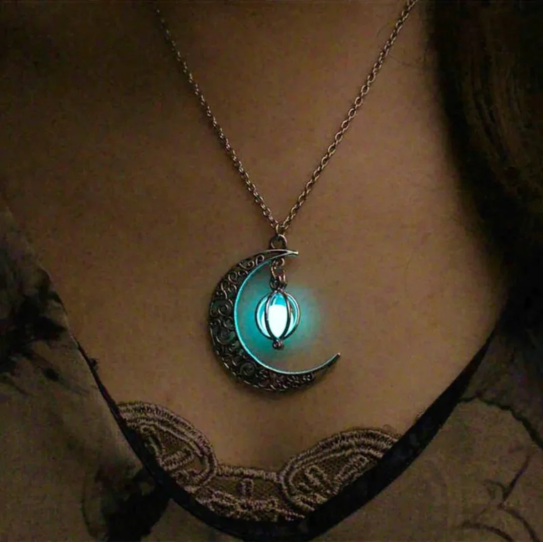 Collier Pendentif en Pierre de Lune – Élégance Mystique avec Force Intérieure