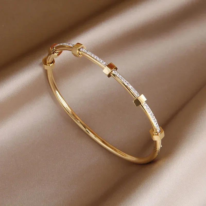 Vergoldetes Armband mit Moissanit-Besatz